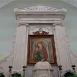 ...che accoglie un venerato dipinto della Madonna col Bambino